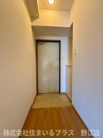 大橋マンション五番館の玄関