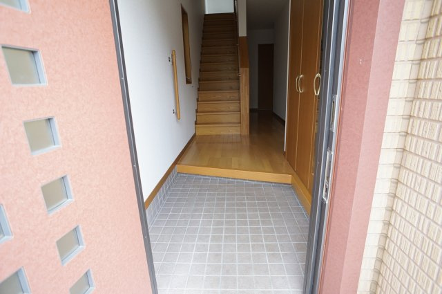 宝塚＊月見山１丁目戸建貸家の玄関