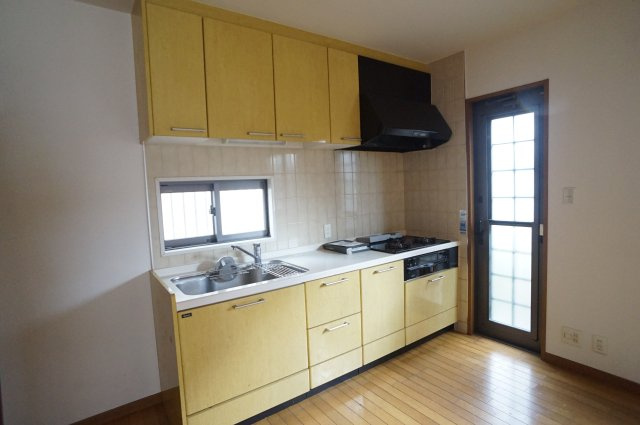 宝塚＊月見山１丁目戸建貸家のキッチン