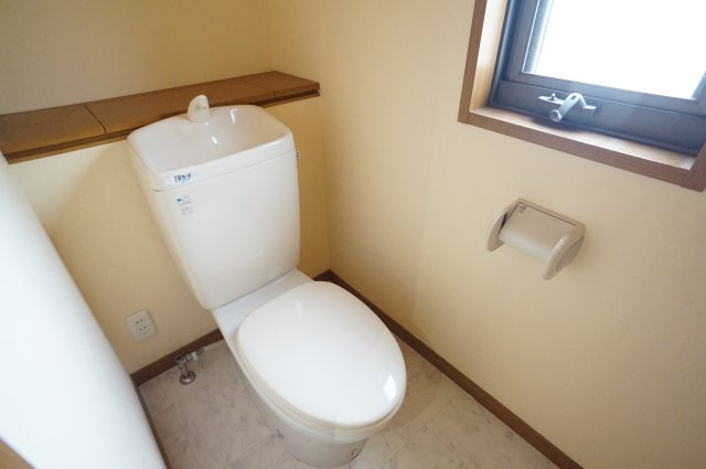 宝塚＊月見山１丁目戸建貸家のトイレ