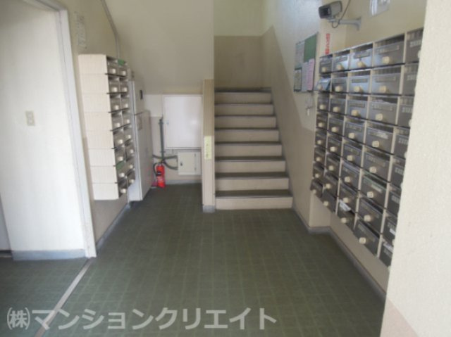 信開ウエラコート足羽（投資）のエントランス