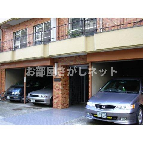 秀山コーポ文京苑の駐車場