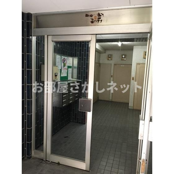 秀山コーポ文京苑のエントランス