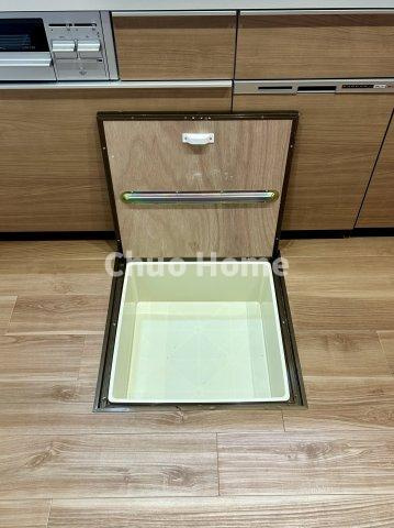 江戸川区北葛西5丁目中古住宅の収納|床下収納
