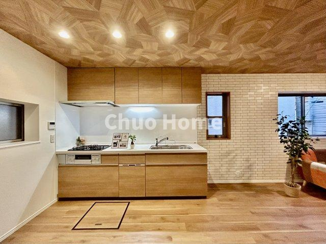 江戸川区北葛西5丁目中古住宅のキッチン|ダイニングキッチン