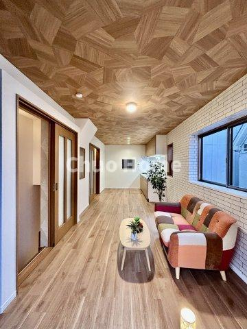 江戸川区北葛西5丁目中古住宅の居間・リビング|【居間・リビング】「ＬＤＫは家族団らんをデザイン」広いＬＤＫでは家族が集まり一緒の時間を過ごせる工夫がされております。何気ない一日の当たり前のひとコマがいつか一生の宝物になります