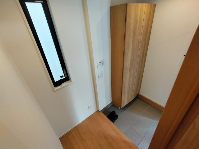 Kolet岩槻仲町の玄関|明るい玄関です