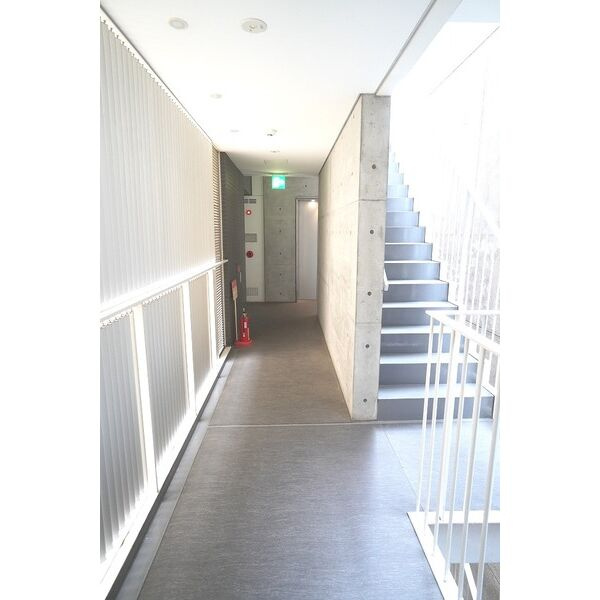 アーバンフラッツ湊町のロビー