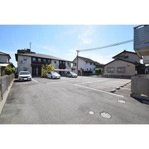 パストラル Aの駐車場