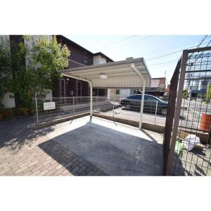 パストラル Aの駐車場