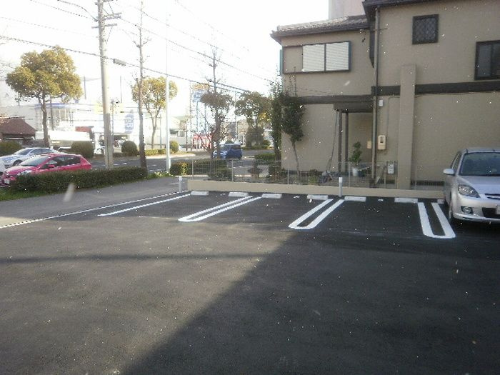 ソレイユの駐車場