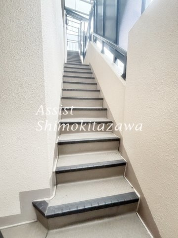 クレスト赤堤のロビー