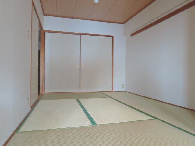 藤和コアティ高槻ハイタウンC号棟の寝室