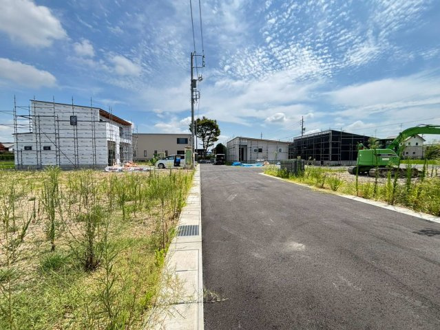 新築戸建　羽島市竹鼻町　全８区画分譲の前面道路含む現地写真|「現地（202●年●月●日）撮影」　
■前面道路　
■ヤマダ不動産　株式会社リライフ