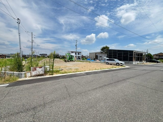 新築戸建　羽島市竹鼻町　全８区画分譲の前面道路含む現地写真|「現地（202●年●月●日）撮影」　
■前面道路　
■ヤマダ不動産　株式会社リライフ