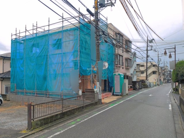 富士見市鶴瀬東２丁目の新築一戸建の前面道路含む現地写真|北西側約5m公道です。