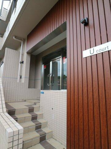 川崎市麻生区高石４丁目の賃貸マンションのエントランス