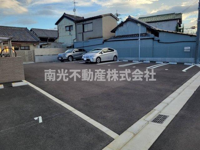 イーストラインⅡの駐車場