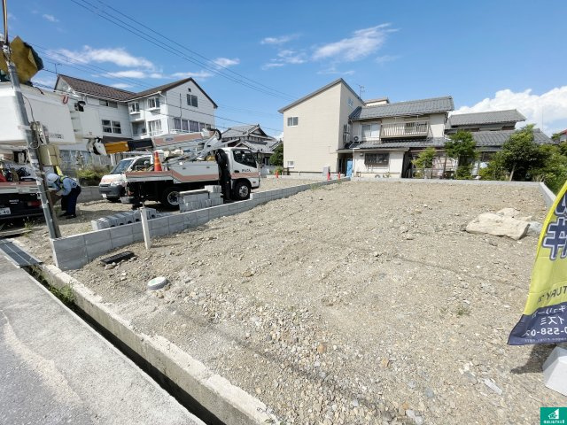 彦根市平田町　第7期　新築一戸建ての外観|周辺は落ち着いた街並みの住宅地！子育てがしやすい住環境です！まだ未完成ですが、現地でしかわからない事もございます。是非一度ご覧ください。