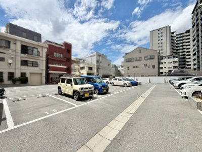 【駐車場】 | ブラームス長居 | ゆとりの玄関ですよ！シューズボックスございますので、散らかりがちな玄関も片付きますね！