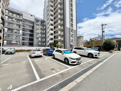【駐車場】 | ブラームス長居 | ＬＤＫ約１７．４帖！ゆとりあるリビングでのびのびお過ごしいただけます♪