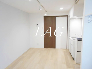 【居間・リビング】 | レジアス　ウエノサクラギ | 洋室のお部屋です。