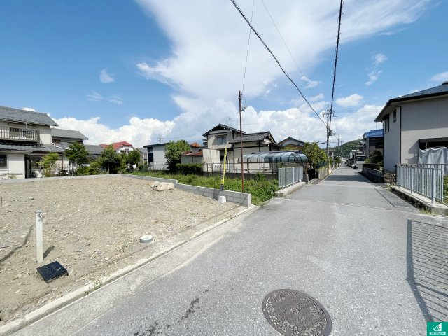 彦根市平田町　第7期　新築一戸建ての前面道路含む現地写真|現在建築中！落ち着いた街並みで新生活を始めることが出来そう！周辺の物件も併せてご紹介させて頂きます！