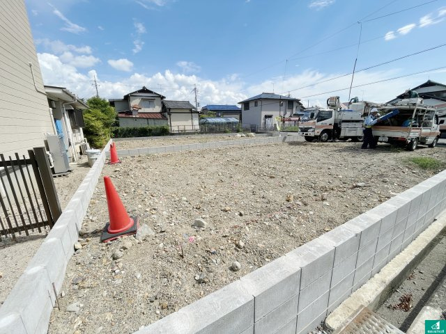 彦根市平田町　第7期　新築一戸建ての外観|周辺は落ち着いた街並みの住宅地！子育てがしやすい住環境です！まだ未完成ですが、現地でしかわからない事もございます。是非一度ご覧ください。