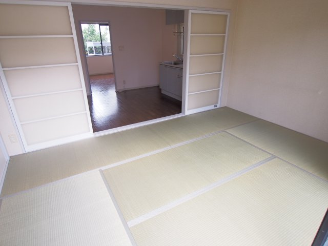 イーストパーク　Dの和室