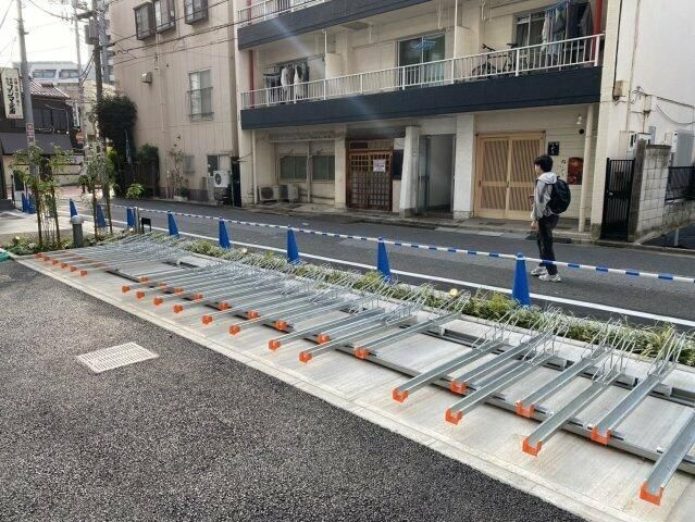 ＧＥＮＯＶＩＡ西川口Ⅲの駐車場