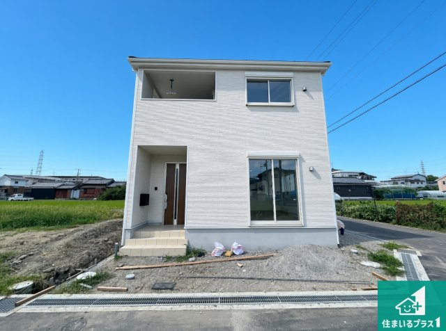 ■3日(土)4日(日)現地ご見学可能！　寝屋川市河北中町　第8期の外観|安心の10年保証！外観を美しく保ち、雨水で汚れを落とします！気になることがありましたら、お気軽にお問い合わせください！
