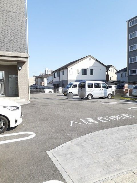 ペガズの駐車場