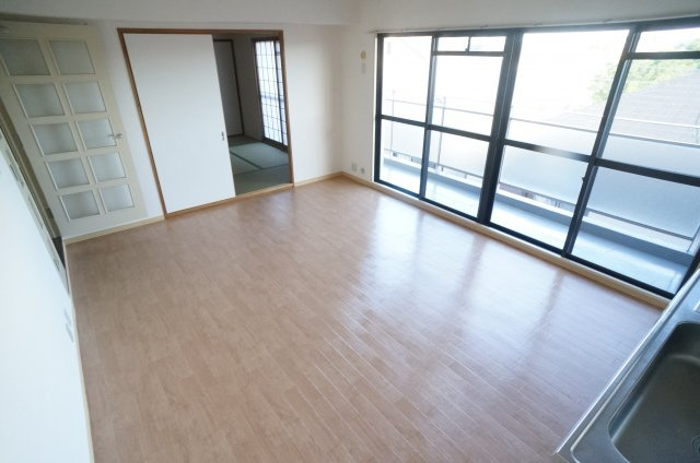 ドエル野里の居間・リビング|参考、同建物・同間取りの号室