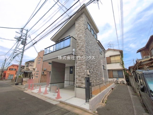 練馬区北町5丁目　26.4帖LDK×吹抜け×3面採光　大型邸宅の前面道路含む現地写真