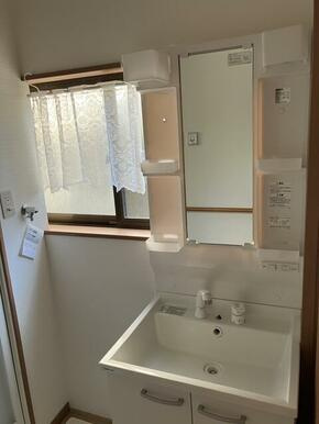 鳥取市浜坂6丁目中古戸建の洗面所