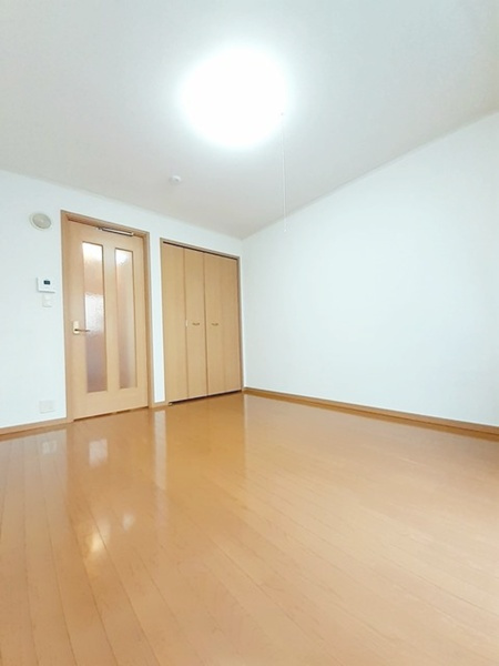 春日部市八丁目の賃貸マンションの寝室