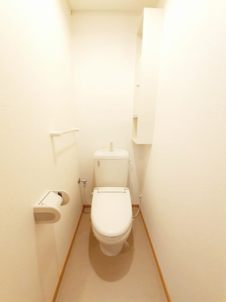 春日部市八丁目の賃貸マンションのトイレ