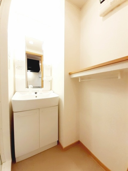 春日部市八丁目の賃貸マンションの洗面所