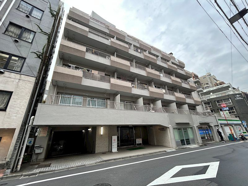 湯島武蔵野マンション の外観