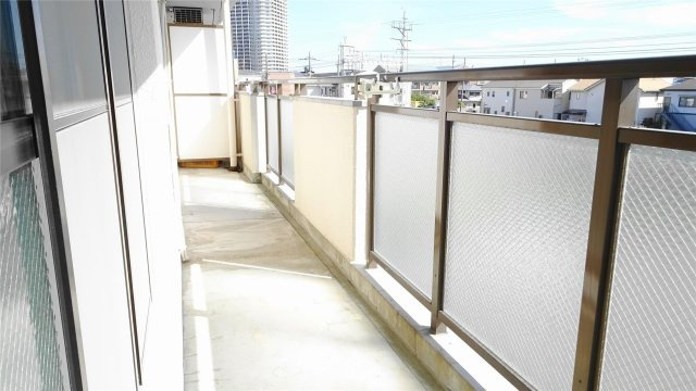 摂津シティフラッツのバルコニー