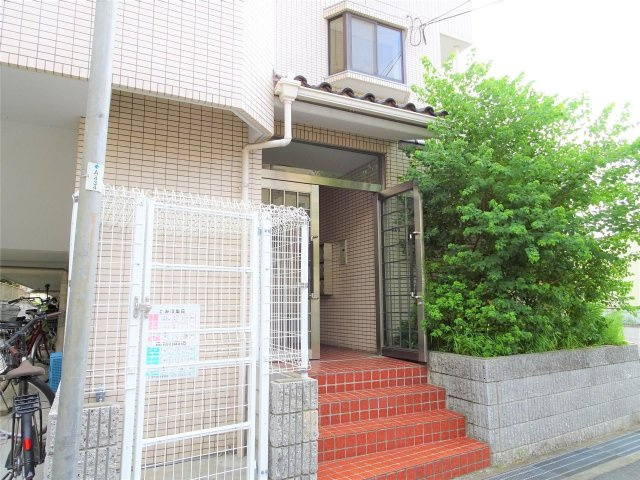 摂津シティフラッツのエントランス