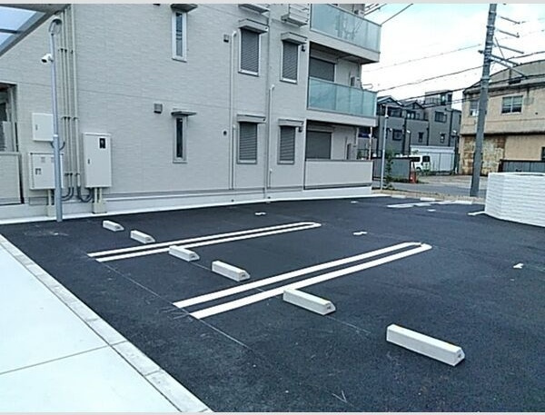 タケルチェ/シゲルチェ　タケルチェの駐車場