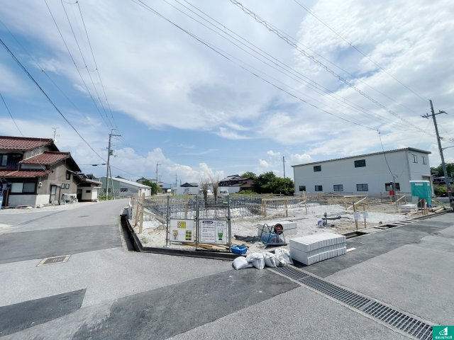 愛知郡愛荘町山川原　第2期　新築一戸建ての外観|周辺は落ち着いた街並みの住宅地！子育てがしやすい住環境です！まだ未完成ですが、現地でしかわからない事もございます。是非一度ご覧ください。