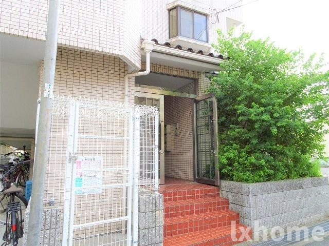 摂津シティフラッツのエントランス