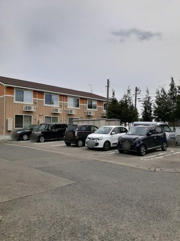 オリーブの駐車場