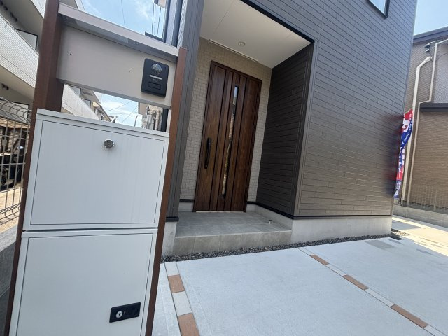 佐伯区五日市中央6丁目の設備|不在時でも荷物を受け取れる宅配ボックス付き。安心で便利な暮らしをサポート。