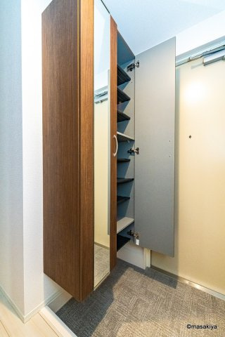 グランスクエア　Ⅰ番館の玄関