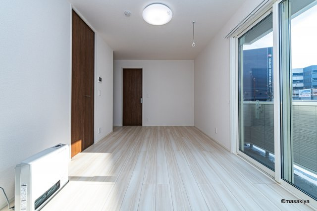 グランスクエア　Ⅰ番館の居間・リビング
