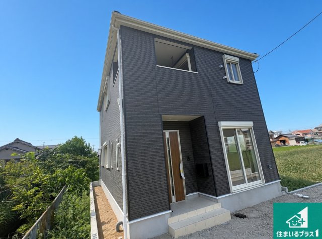 ■寝屋川市河北中町　第8期　新築一戸建ての外観|お客様に長く安心して住んでいだだける事にこだわった家づくり！住んでからのアフターサービスにもしっかりと取り組んでいます！