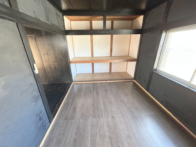 西旭ヶ丘戸建の洋室